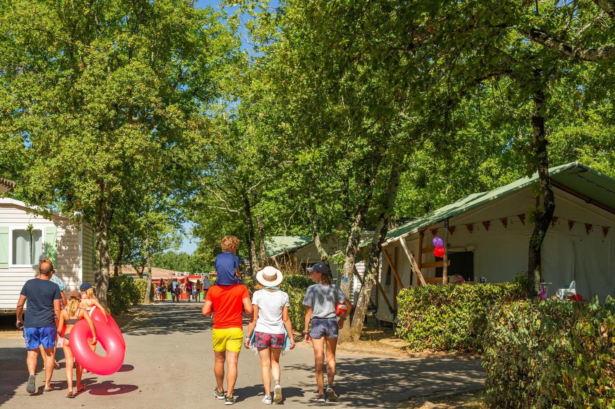 Camping Domaine De Chaussy Lagorce  Bagian luar foto